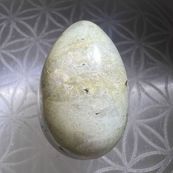 Labradorite‎ Crystal Egg Meditation Stone - Picture 6 of 8